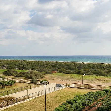 Seaview In Cyprus In Thalassa Beach شقة